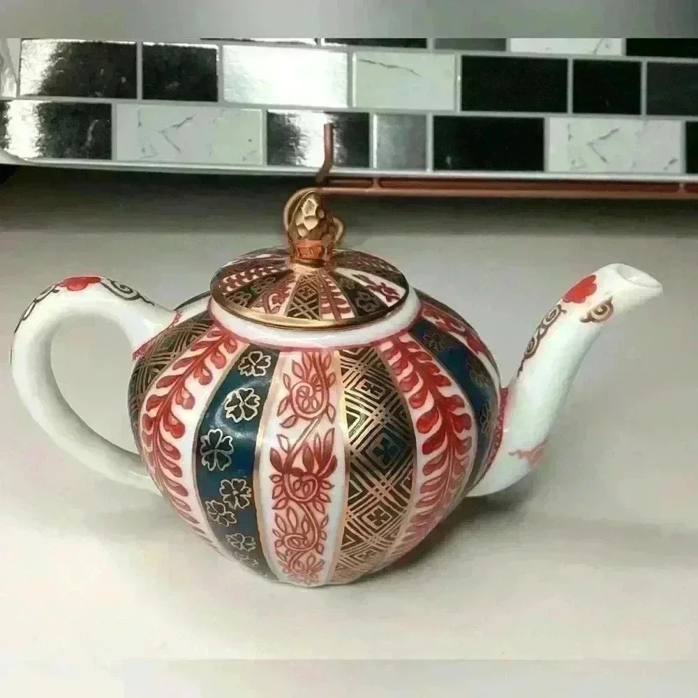 Franklin Mint VICTORIA & ALBERT MUSEUM TEAPOT Meisson GREAT CONDITION w/ Cert - Picture 8 of 8